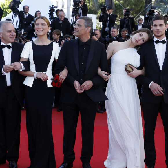 Jeremie Laheurte, Adele Exarchopoulos, Abdellatif Kechiche, Lea Seydoux et Brahim Chioua (de droite a gauche) - Montee des marches du film "Zulu" lors de la cloture du 66eme festival du film de Cannes. Le 26 mai 2013 