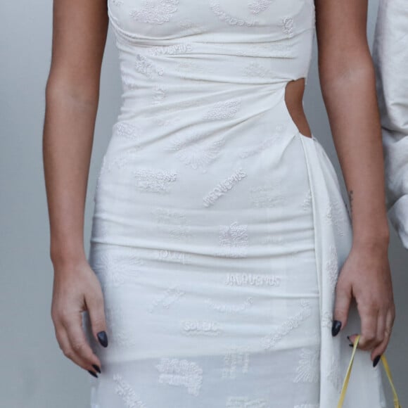 François Civil, Adèle Exarchopoulos et Jonathan Cohen - Les célébrités au photocall du défilé Jacquemus pour la présentatation de la toute dernière collection "Le Raphia" au Bourget, Seine-Saint-Denis (93), France, le 12 décembre 2022. Habitué à ne pas suivre le calendrier de la Fashion Week de Paris, le designer a présenté sa toute dernière collection "Le Raphia" avec l'une une de ses couleurs favorites : le beige. © Veeren-Clovis/Bestimage 