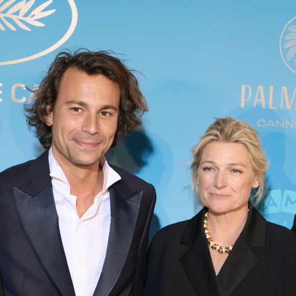 Patrick Cohen, Bertrand Chameroy, Anne-Elisabeth Lemoine, Pierre Lescure - Photocall du dîner d'ouverture du 77ème Festival International du Film de Cannes, au Carlton. Le 14 mai 2024 © Borde-Jacovides-Moreau / Bestimage 