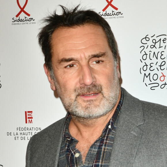 Gilles Lellouche - Photocall du " Dîner de la Mode " au bénéfice du Sidaction, au Palais de Tokyo, dans le cadre de la Fashion Week de Paris. Le 25 Janvier 2024. © Rachid Bellak / Bestimage 