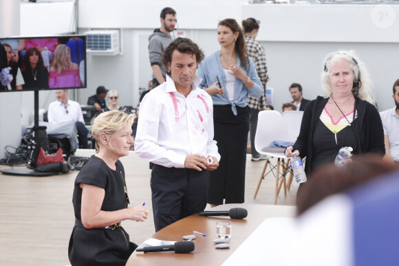 Exclusif - Anne-Elisabeth Lemoine, Bertrand Chameroy sur le plateau de l'émission "C à vous" le 20 mai 2014 lors du 77ème Festival International du Film de Cannes pour une diffusion le 21 mai. © Jack Tribeca / Bestimage