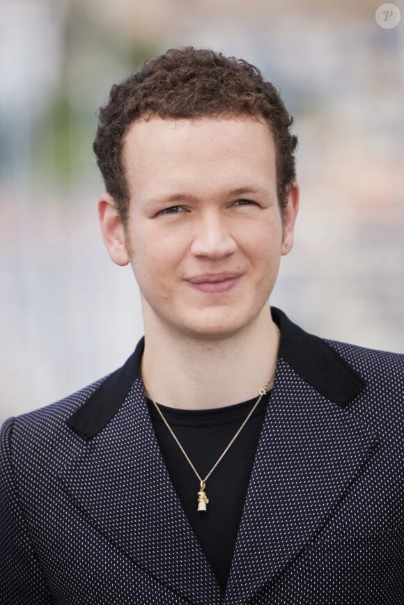 Interviewé par Gala, Noé Boon a ainsi évoqué avec beaucoup d'admiration son demi-frère Mehdi qui l'a inspiré à travailler dans la musique.
Noé Boon au photocall du film "Moi Aussi" lors du 77ème Festival International du Film de Cannes au Palais des Festivals à Cannes, France, le 17 mai 2024. © Jacovides-Moreau/Bestimage 