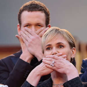 Noé Boon et sa mère Judith Godrèche - Montée des marches du film " Furiosa : A Mad Max Saga " lors du 77ème Festival International du Film de Cannes, au Palais des Festivals à Cannes. Le 15 mai 2024 © Jacovides-Moreau / Bestimage 