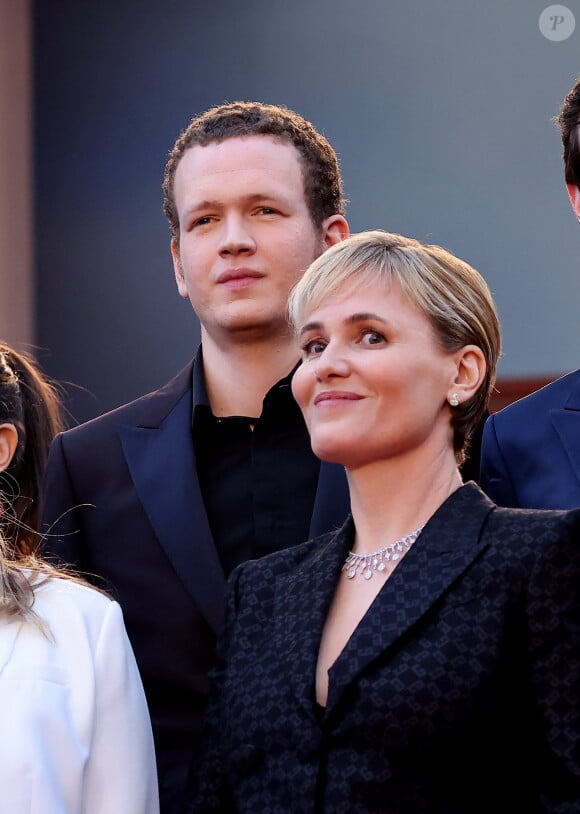 Noé Boon et sa mère Judith Godrèche - Montée des marches du film " Furiosa : A Mad Max Saga " lors du 77ème Festival International du Film de Cannes, au Palais des Festivals à Cannes. Le 15 mai 2024 © Jacovides-Moreau / Bestimage 