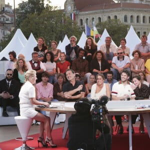 Exclusif - Gilles Lellouche, Adèle Exarchopoulos, François Civil, Mallory Wanecque, Malik Frikah sur le plateau de l'émission "C à vous" lors du 77ème Festival International du Film de Cannes le 22 mai 2024. © Jack Tribeca / Bestimage 