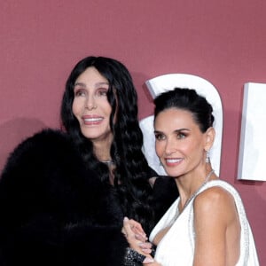 Cher et Demi Moore - Photocall du gala de l'amfAR 2024 à l'Hôtel du Cap-Eden-Roc, Antibes, lors du 77ème Festival International du Film de Cannes. Le 23 mai 2024. © Moreau-Jacovides / Bestimage 