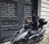 Il a été rendu célèbre lorsqu'il rendait visite en catimini à Julie Gayet
Exclusif - Le célèbre scooter de François Hollande est en vente à l'Etude Rouillac à Vendôme en Indre-et-Loire le 8 avril 2024. © Jacques Benssoussan/Bestimage 