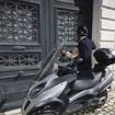 Le fameux scooter de François Hollande revendu bien plus cher que son prix réel, on sait qui l'a acheté !