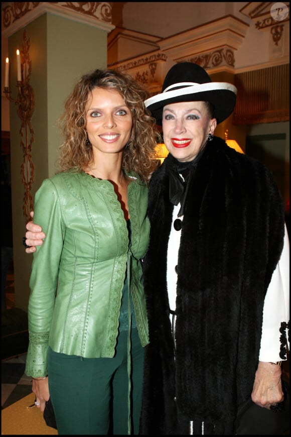 Sylvie Tellier et Geneviève de Fontenay à la soirée des Best 2006 au Royal Monceau