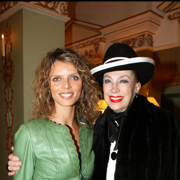 Sylvie Tellier et Geneviève de Fontenay à la soirée des Best 2006 au Royal Monceau