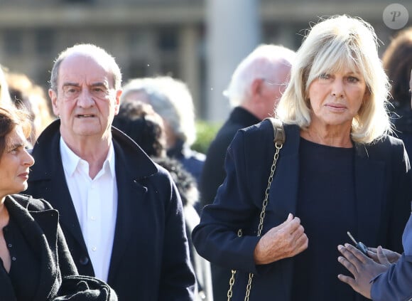 Pierre Lescure et Maryse Gildas - Obsèques du journaliste, animateur de télévision et animateur de radio français Philippe Gildas en la salle de la Coupole au crématorium du cimetière du Père-Lachaise à Paris, France, le 5 novembre 2018. 