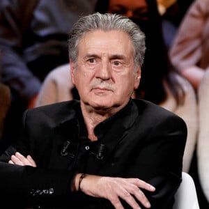 Lui qui a arreté de fumer à sa naissance.
Exclusif - Daniel Auteuil - Enregistrement de l'émission "Le grand échiquier" à Paris, présentée par C.Chazal, et diffusée le 20 décembre sur France 3. Le 25 Novembre 2021 © Dominique Jacovides / Bestimage