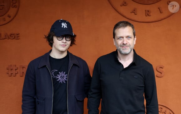 Joseph Zacai et son père Jonathan Zacai - Les célébrités au village lors des Internationaux de France de tennis de Roland Garros 2024 à Paris. Le 29 mai 2024. © Jacovides-Moreau / Bestimage 