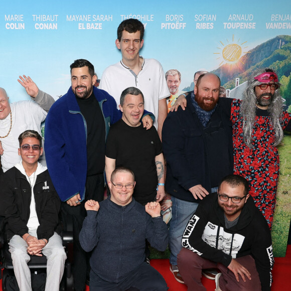 Il s'agit de Théophile Leroy.
Clovis Cornillac, Alice Belaidi, Marie Colin, Céline Groussard, Mayane Sarah EL Base, Ludovic Boul, Sofian Ribes, Artus, Thibaut Conan, Arnaud Toupense, Benjamin Vandewalle, Marc Riso, Gad Abecassis et Boris Pitoeff assistent à l'avant-première du film "Un P'tit Truc En Plus" à l'UGC Normandie le 25 avril 2024 à Paris, France. Nasser Berzane/ABACAPRESS.COM