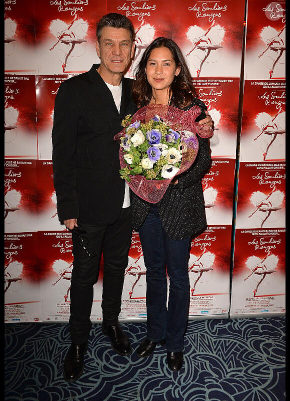 Marc Lavoine et sa compagne Line Papin au photocall de la générale de presse du spectacle musicale "Les Souliers Rouges" aux Folies Bergères à Paris, France, le 4 février 2020. © Veeren/Bestimage 