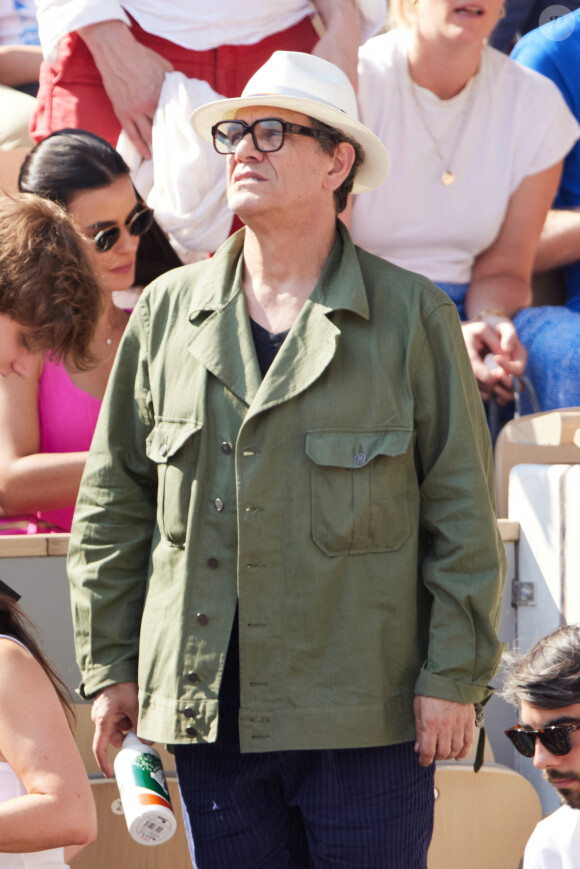 Marc Lavoine en tribunes lors des Internationaux de France de tennis de Roland Garros © Jacovides-Moreau/Bestimage