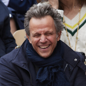 Et ont semblé toujours aussi complice.
Anne-Sophie Lapix et son mari Richard Sadoun dans les tribunes au même moment dans les tribunes des Internationaux de France de tennis de Roland Garros 2024 à Paris, France, le 2 juin 2024. © Jacovides-Moreau/Bestimage 