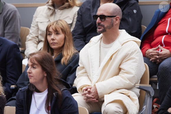 Cartman (Nicolas-Bonaventure Ciattoni) et sa femme Aurélia Crebessegues dans les tribunes au même moment dans les tribunes des Internationaux de France de tennis de Roland Garros 2024 à Paris, France, le 2 juin 2024. © Jacovides-Moreau/Bestimage 