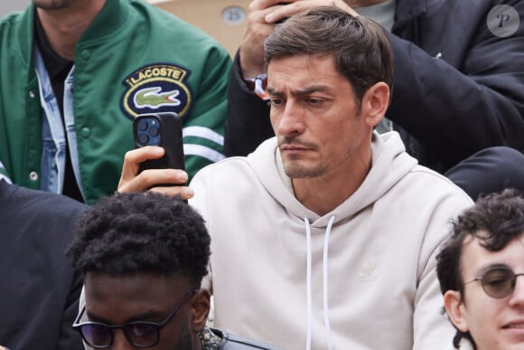 Claude Dartois dans les tribunes au même moment dans les tribunes des Internationaux de France de tennis de Roland Garros 2024 à Paris, France, le 2 juin 2024. © Jacovides-Moreau/Bestimage 