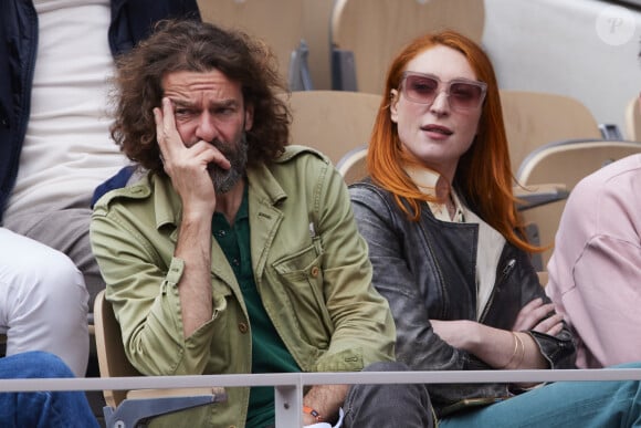 Sarah Stern dans les tribunes au même moment dans les tribunes des Internationaux de France de tennis de Roland Garros 2024 à Paris, France, le 2 juin 2024. © Jacovides-Moreau/Bestimage 