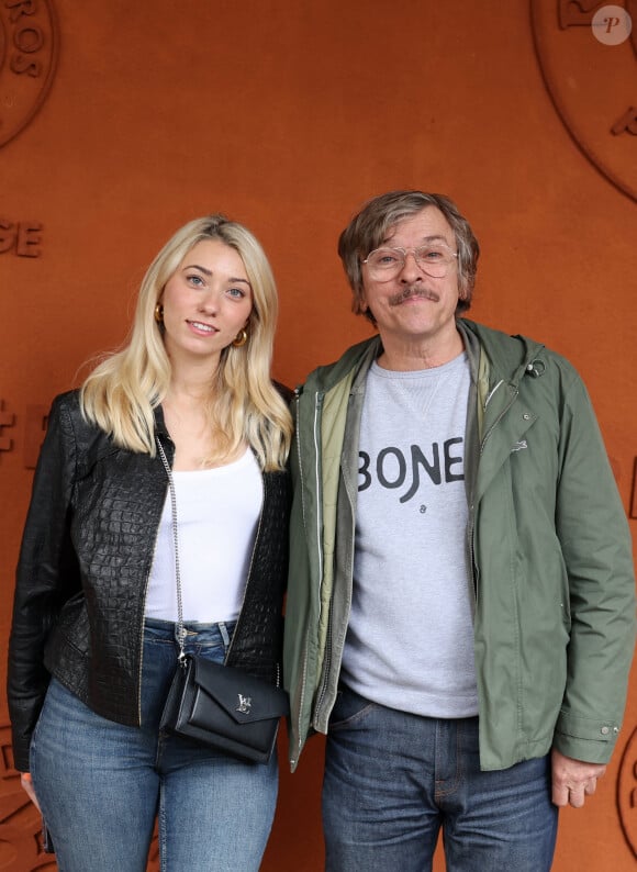 Pascal Demolon et sa fille Iliana - Célébrités au village des Internationaux de France de tennis de Roland Garros 2024 à Paris le 2 juin 2024. © Jacovides / Moreau / Bestimage 