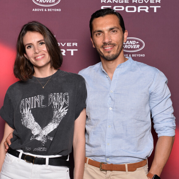 Comme "RIS police scientifique", "Boulevard du Palais", "Caïn" et "Zone Blanche".
Exclusif - Louise Monot et son compagnon Samir Boitard - Phototocall de la présentation du nouveau Range Rover Sport à Paris le 19 mai 2022. © Veeren/Bestimage 