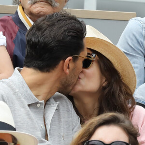 Mais aussi "Ils étaient dix", "Sam" et "OPJ, Pacifique Sud".
Louise Monot et son compagnon Samir Boitard dans les tribunes lors des internationaux de tennis de Roland Garros à Paris, France, le 30 mai 2019. © Jacovides-Moreau/Bestimage  Celebs attending the French Tennis Open at Roland Garros in Paris, France, on May 30, 2019.