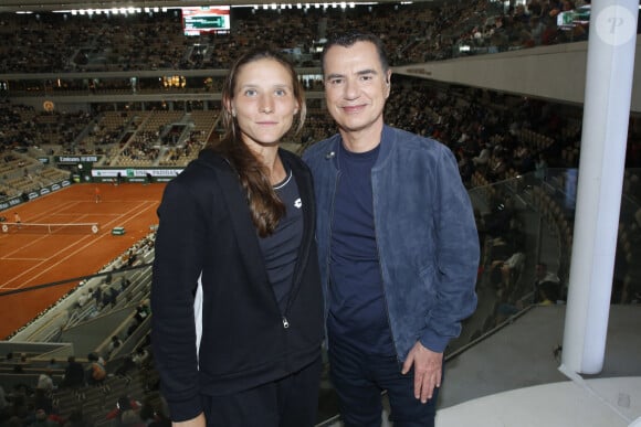 Exclusif - Varvara Gracheva et Laurent Luyat - Plateau de France Télévision lors des Internationaux de France de Tennis de Roland Garros 2024 - Jour 3 à Paris le 28 Mai 2024. © Bertrand Rindoff / Bestimage