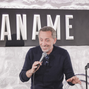 Exclusif - Gad Elmaleh reste en contact avec son public en jouant dans quelques Comedy Clubs parisiens, et en profite pour tester ses nouveaux textes, Le Paname Art Café. Le 23 avril 2023 © Jack Tribeca / Bestimage 