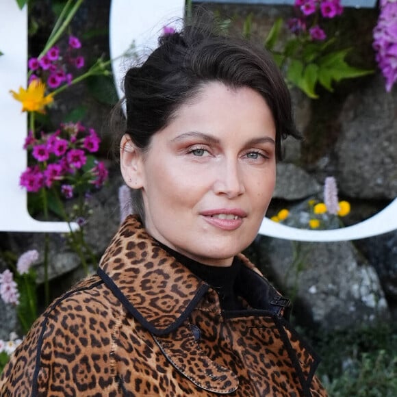 Laetitia Casta, égérie Dior, était l'une des précieuses invitées de la croisière Dior qui s'est déroulée dans le cadre magnifique de l'Ecosse
Laetitia Casta lors de la croisière Dior 2025 au Drummond Castle dans le Perthshire en Ecosse © Andrew Milligan/PA Wire