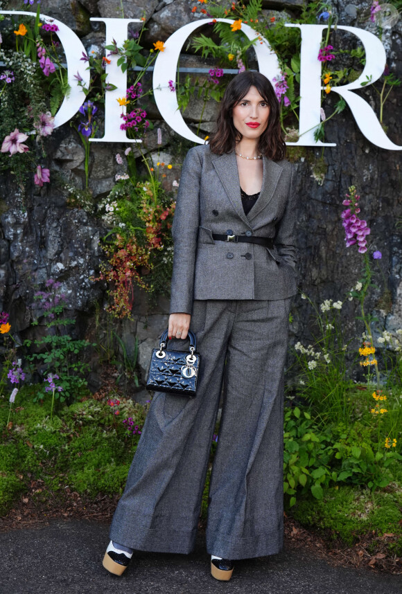 Jeanne Damas lors de la croisière Dior 2025 au Drummond Castle dans le Perthshire en Ecosse, le 3 juin 2024. © Andrew Milligan/PA Wire