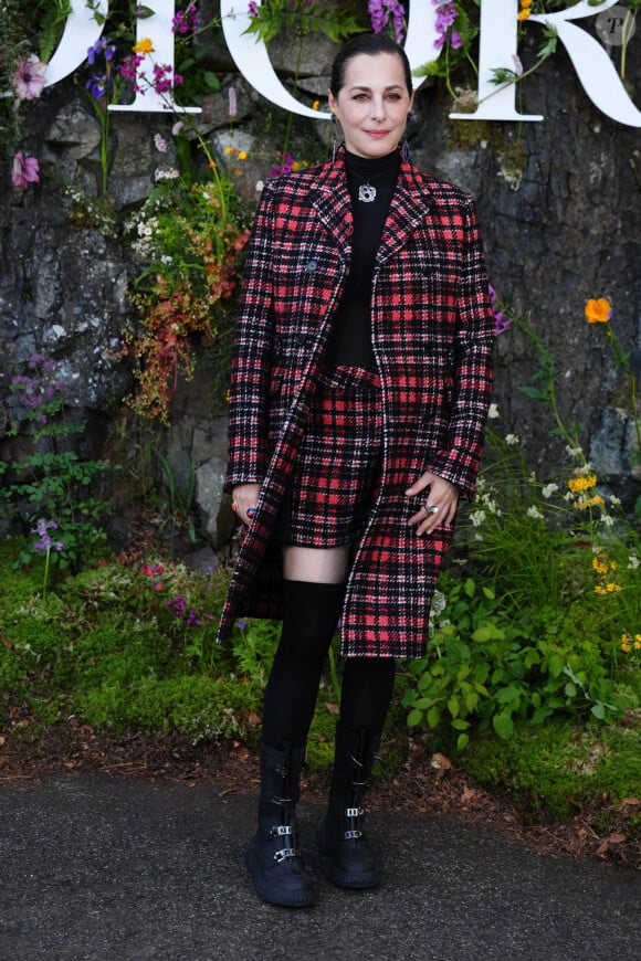 Tout comme l'actrice Amira Casar
Amira Casar lors de la croisière Dior 2025 au Drummond Castle dans le Perthshire en Ecosse, le 3 juin 2024. © Andrew Milligan/PA Wire