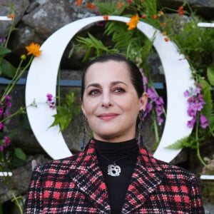 Amira Casar lors de la croisière Dior 2025 au Drummond Castle dans le Perthshire en Ecosse, le 3 juin 2024. © Andrew Milligan/PA Wire