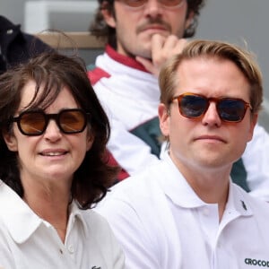 Zabou Breitman - Les célébrités dans les tribunes des Internationaux de France de tennis de Roland Garros 2024 à Paris. Le 5 juin 2024. © Jacovides-Moreau/Bestimage