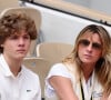 Roman Lavoine, le fils de Marc Lavoine, était avec sa mère Sarah Poniatowski
 
Sarah Poniatowski et son fils Roman Lavoine - Les célébrités dans les tribunes des Internationaux de France de tennis de Roland Garros 2024 à Paris. Le 5 juin 2024. © Jacovides-Moreau/Bestimage