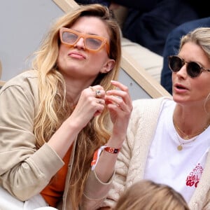 Cécile Cassel et Alice Taglioni - Les célébrités dans les tribunes des Internationaux de France de tennis de Roland Garros 2024 à Paris. Le 5 juin 2024. © Jacovides-Moreau/Bestimage