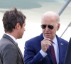 Le président américain est arrivé la veille en France
Le premier ministre Gabriel Attal accueille le président Joe Biden à l'aéroport de Orly le 5 juin 2024. Le président des États-Unis rejoindra jeudi les plages normandes pour le 80ème anniversaire du D-Day, où il retrouvera d'autres responsables politiques, comme le chancelier allemand O.Scholz ou le président ukrainien V.Zelensky. © Stéphane Lemouton / Bestimage