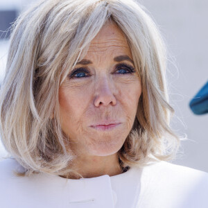 Brigitte Macron, Première Dame française lors de la cérémonie franco-britannique au mémorial britannique de Ver-sur-mer, France, le 6 juin 2024, lors du 80ème anniversaire du débarquement. © Ian Vogler/MirrorPix/Bestimage 