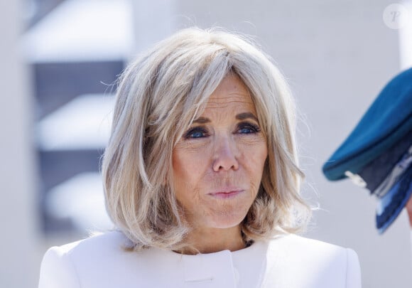 Brigitte Macron, Première Dame française lors de la cérémonie franco-britannique au mémorial britannique de Ver-sur-mer, France, le 6 juin 2024, lors du 80ème anniversaire du débarquement. © Ian Vogler/MirrorPix/Bestimage 