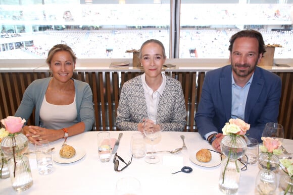 Anne-Sophie Lapix, Delphine Ernotte (Présidente de France Télévisions) et François Busnel au déjeuner de France Télévision (jour 12) lors des Internationaux de France de Tennis de Roland Garros 2022 à Paris, France, le 2 Juin 2022. © Bertrand Rindoff/Bestimage