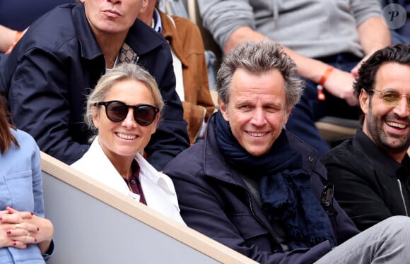 Anne-Sophie Lapix et son mari Richard Sadoun dans les tribunes des Internationaux de France de tennis de Roland Garros 2024 à Paris, France, le 2 juin 2024. © Jacovides-Moreau/Bestimage