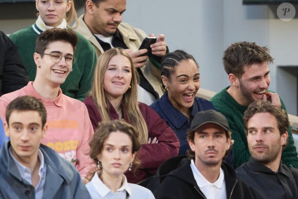 Axel, Héléna, Candice, Julien (candidats Star Academy 2024) - Célébrités dans les tribunes des Internationaux de France de tennis de Roland Garros 2024 à Paris le 27 mai 2024. © Moreau-Jacovides/Bestimage 