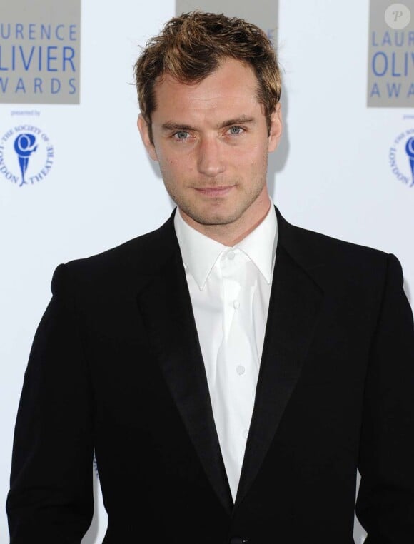 Jude Law à la cérémonie des Laurence Olivier Awards, à Londres, le 21 mars 2010 !