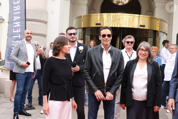 Exclusif - Mathilde Seigner, Anthony Delon - Arrivées au photocall de la 3ème édition du Festival du Cinéma Français et de la Gastronomie d'Aix-les-Bains. Le 8 juin 2024 © Denis Guignebourg / Bestimage 