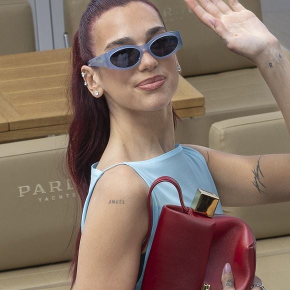 Dua Lipa - Arrivées au défilé de mode Jacquemus Cruise "La casa" à la Casa Malaparte à Capri. Le 10 juin 2024 © Olivier Borde-Tiziano Da Silva / Bestimage 