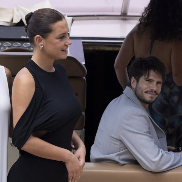 Adèle Exarchopoulos et François Civil ont fait une apparition remarquée à Capri. 
Adèle Exarchopoulos et François Civil - Arrivées au défilé de mode Jacquemus Cruise "La Casa" à la Casa Malaparte à Capri, Italie. © Borde-Da Silva/Bestimage 