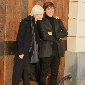 Exclusif - Françoise Hardy et son fils Thomas Dutronc se baladent le long des quais de l'Île Saint-Louis à Paris, France, le 2 novembre 2016.