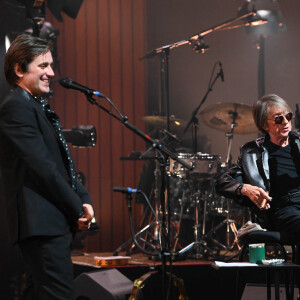 Jacques Dutronc et Thomas Dutronc en showcase de leur tournée "Dutronc & Dutronc" au Centre Evénementiel de Courbevoie le 11 avril 2022.© Coadic Guirec/Bestimage