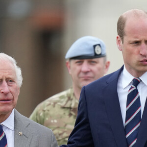 Le roi Charles III d'Angleterre remet officiellement le rôle de colonel en chef de l'Army Air Corps au prince William, prince de Galles à la base militaire Army Aviation Center de Middle Wallop, Hampshire, Royaume Uni, le 13 mai 2024. © Julien Burton/Bestimage 