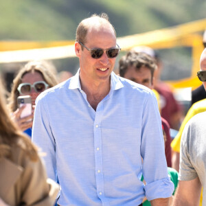 Le prince William, prince de Galles, visite la plage de Fistral, le 9 mai 2024. 